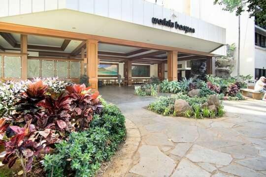 Beautifully Renovated 32Nd Floor Deluxe Ocean View Waikiki Condo Condo Хонолулу Екстериор снимка